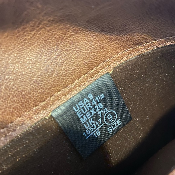 NWOT Brown Faux Leather Boots - Picture 3 of 3